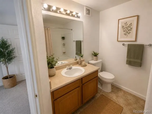 1821 S Dunkirk Street #103 Aurora, CO 80017