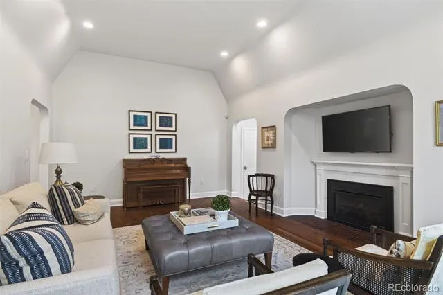 395 Albion Street Denver, CO 80220