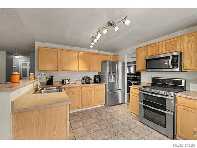 5427 Bobcat Street Frederick, CO 80504