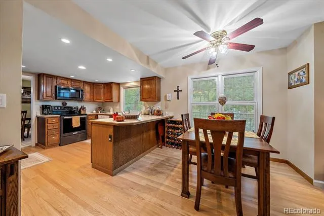 9885 W Aqueduct Place Littleton, CO 80123
