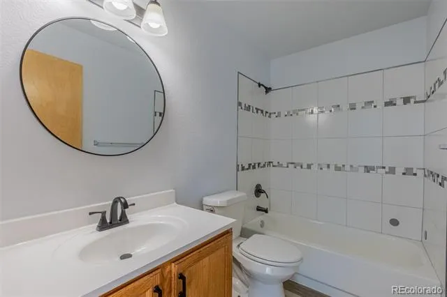 2241 S Walden Street Aurora, CO 80013