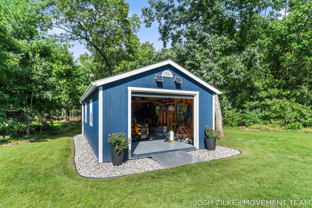 416 Sabine Drive Muskegon, MI 49442