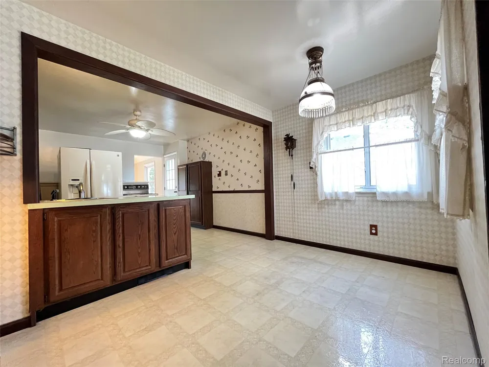 231 Walper Avenue Clawson City, MI 48017