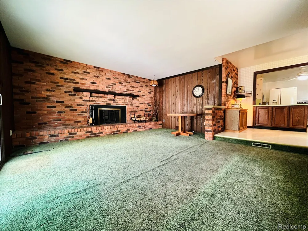 231 Walper Avenue Clawson City, MI 48017
