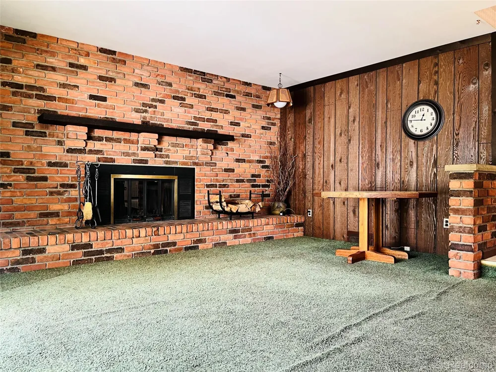 231 Walper Avenue Clawson City, MI 48017