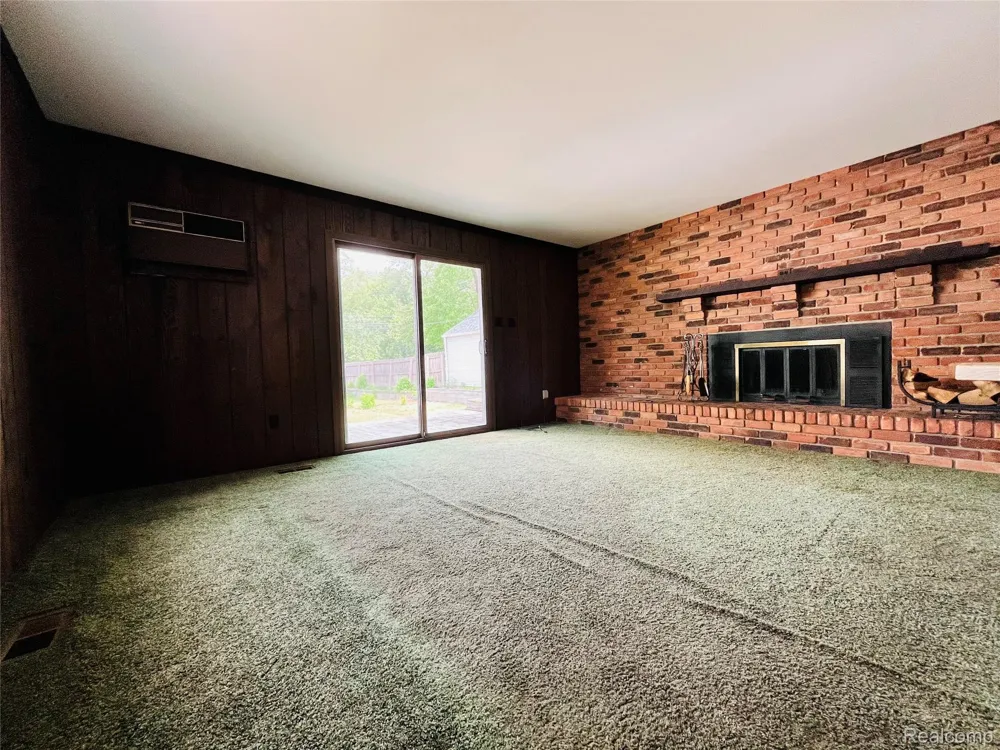 231 Walper Avenue Clawson City, MI 48017