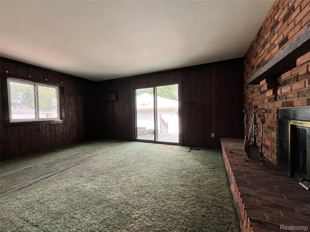 231 Walper Avenue Clawson City, MI 48017