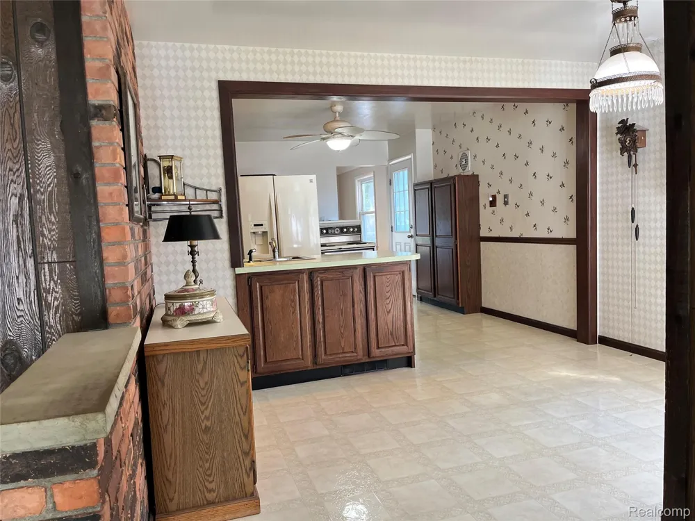 231 Walper Avenue Clawson City, MI 48017