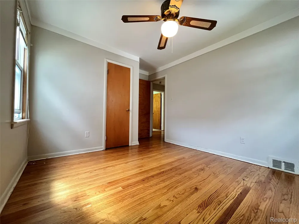 231 Walper Avenue Clawson City, MI 48017