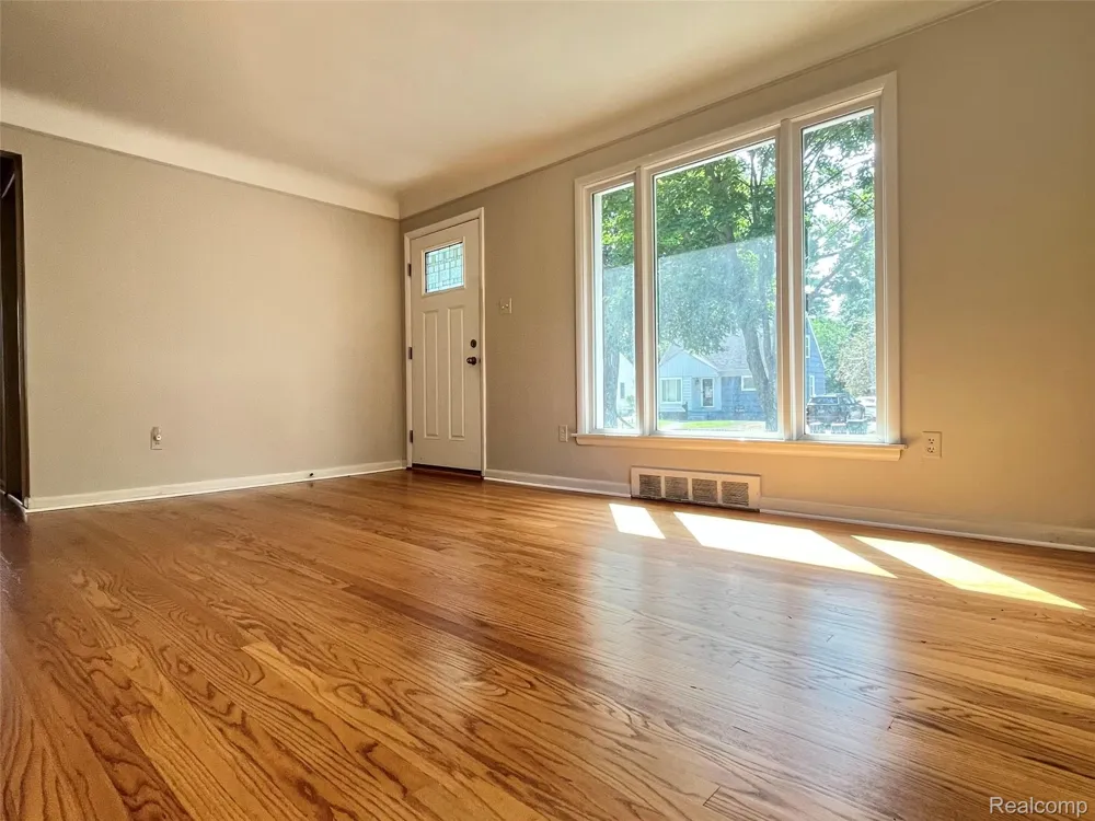 231 Walper Avenue Clawson City, MI 48017