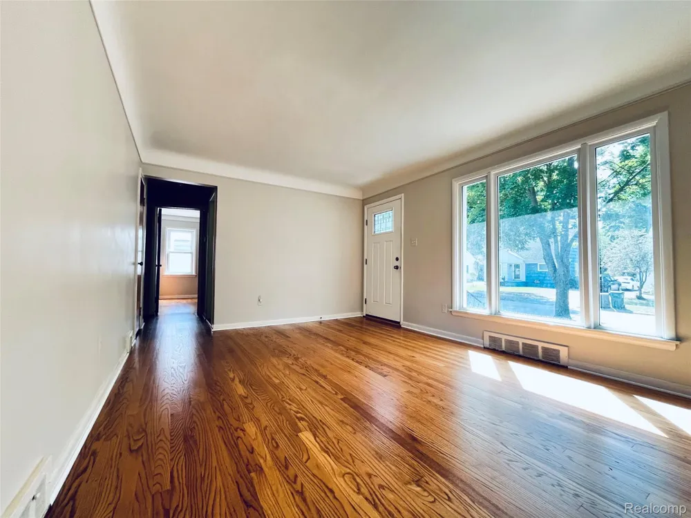 231 Walper Avenue Clawson City, MI 48017