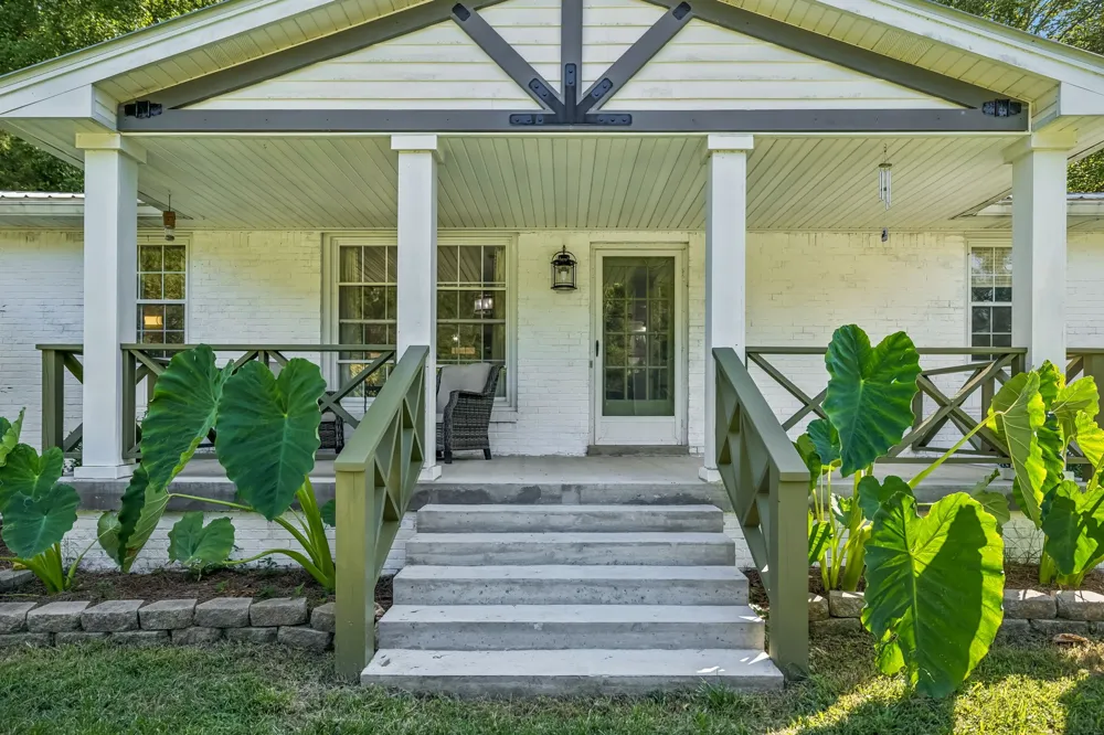 648 Tottys Bend Loop Duck River, TN 38454