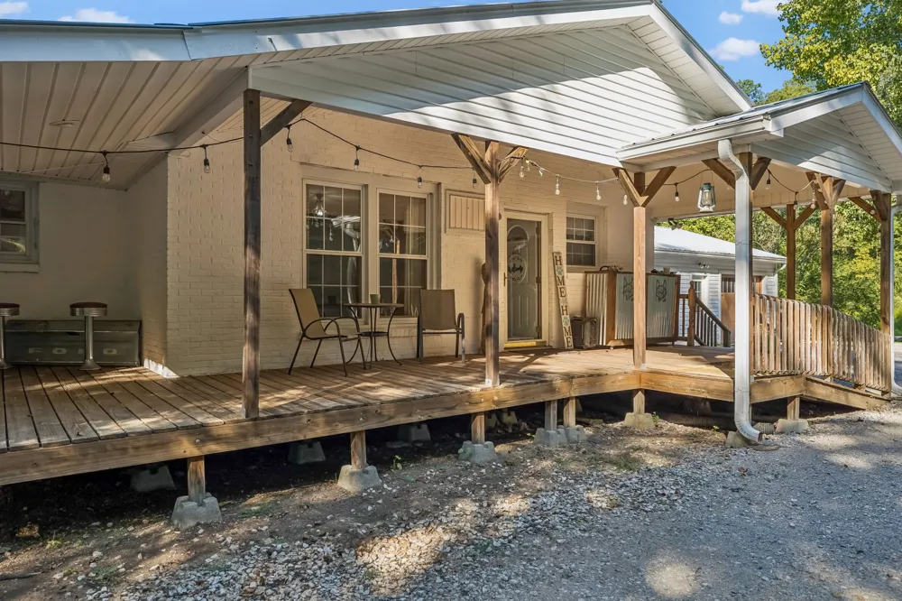 648 Tottys Bend Loop Duck River, TN 38454