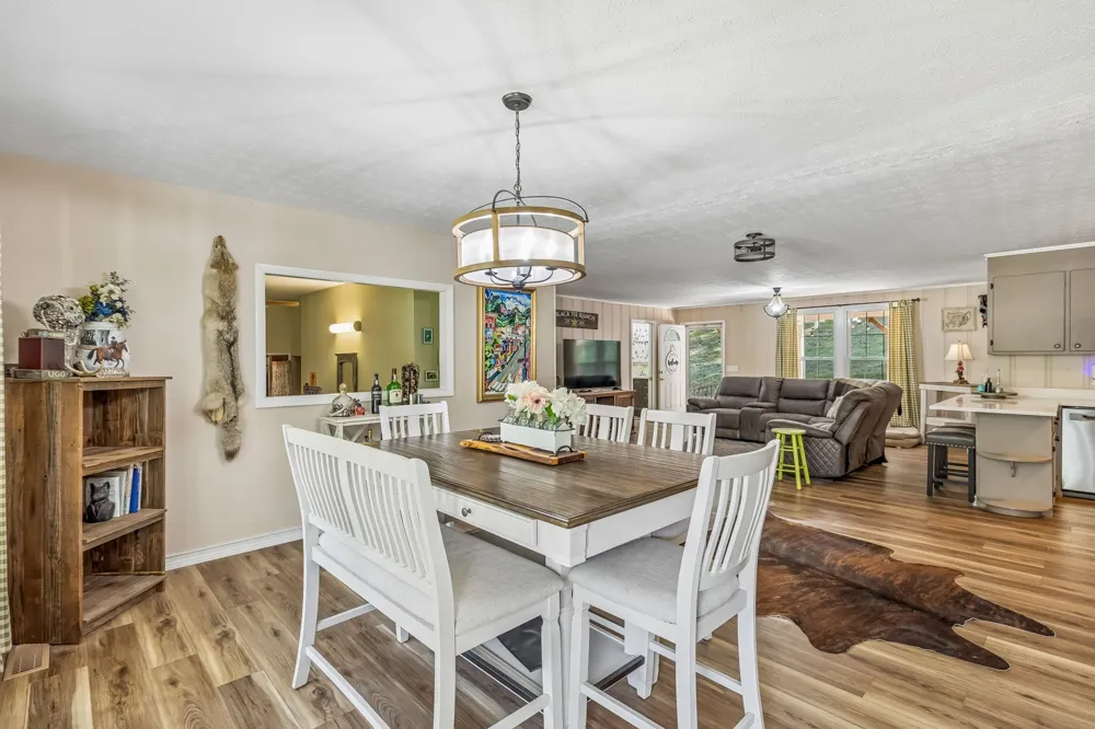 648 Tottys Bend Loop Duck River, TN 38454