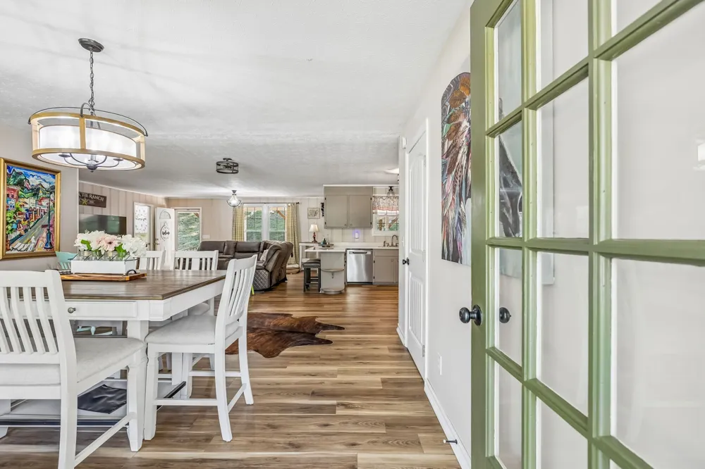648 Tottys Bend Loop Duck River, TN 38454