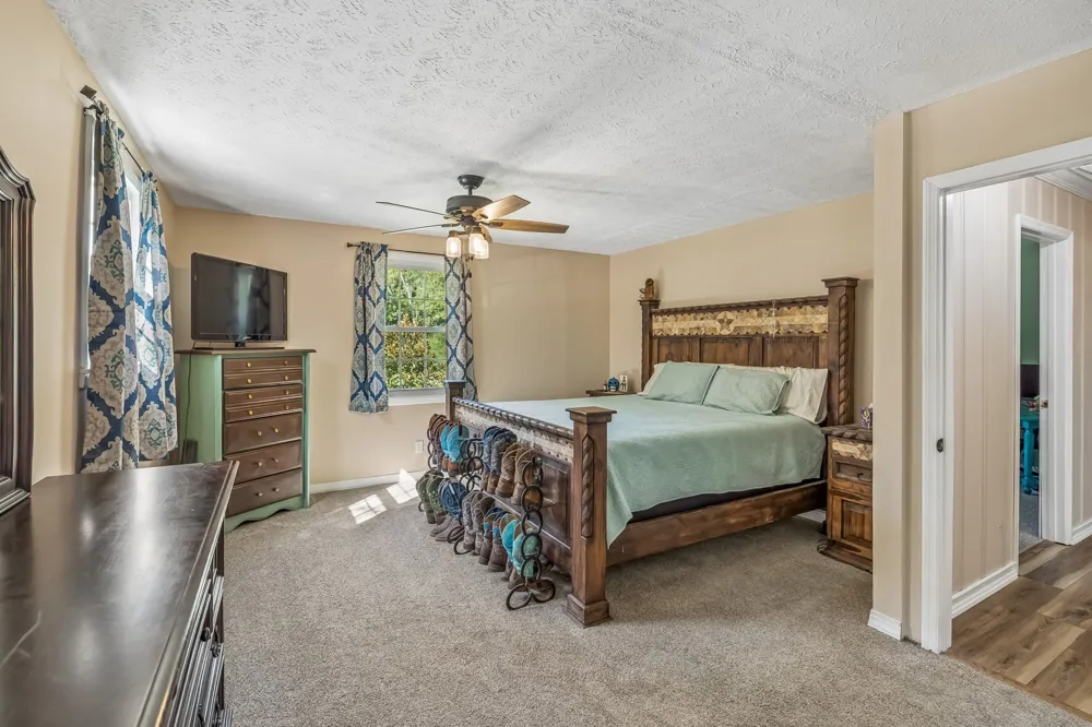 648 Tottys Bend Loop Duck River, TN 38454