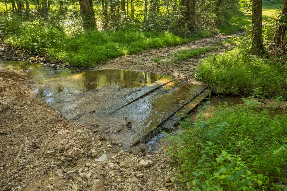 648 Tottys Bend Loop Duck River, TN 38454