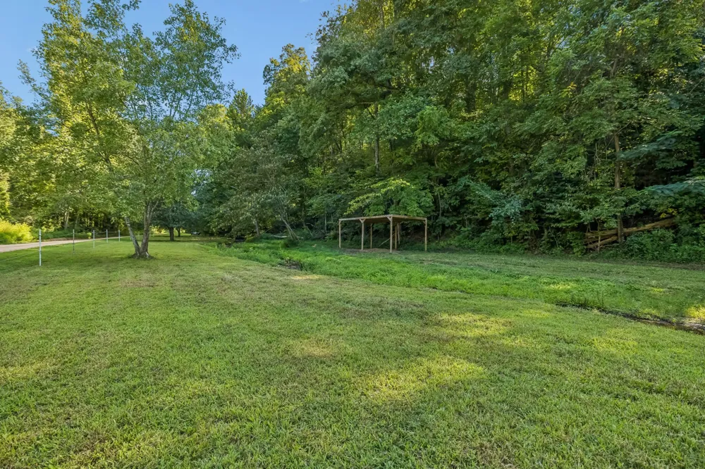 648 Tottys Bend Loop Duck River, TN 38454