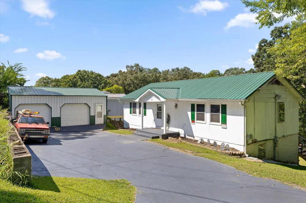 13 Travis Road Rossville, GA 30741