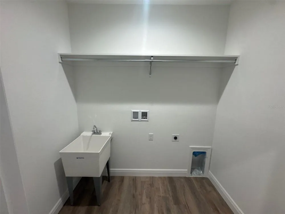531 ELLIE COURT Apopka, FL 32712