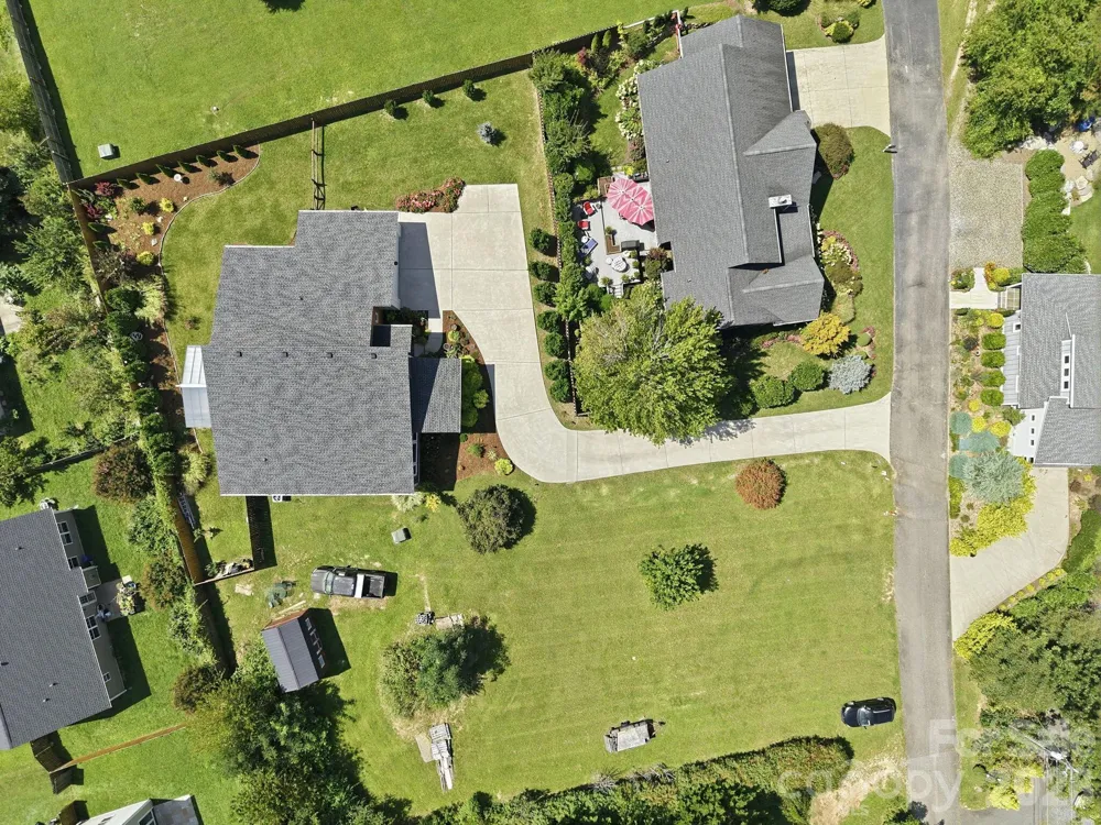 112 Upper Grove Lane Weaverville, NC 28787