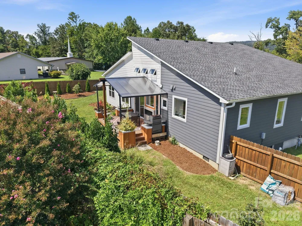 112 Upper Grove Lane Weaverville, NC 28787
