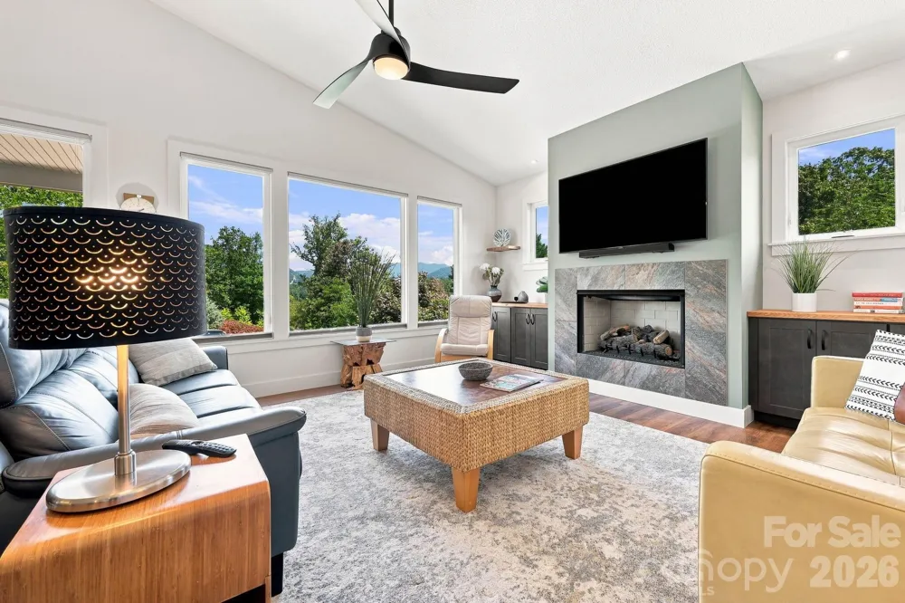 112 Upper Grove Lane Weaverville, NC 28787