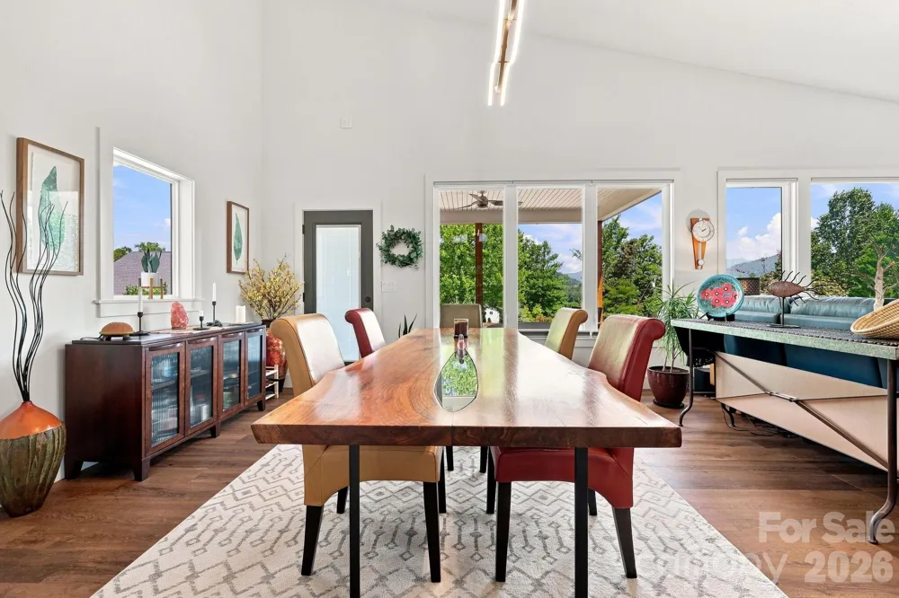 112 Upper Grove Lane Weaverville, NC 28787