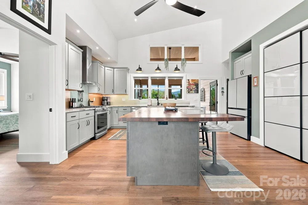 112 Upper Grove Lane Weaverville, NC 28787