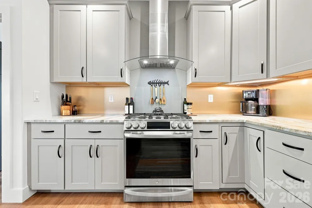 112 Upper Grove Lane Weaverville, NC 28787