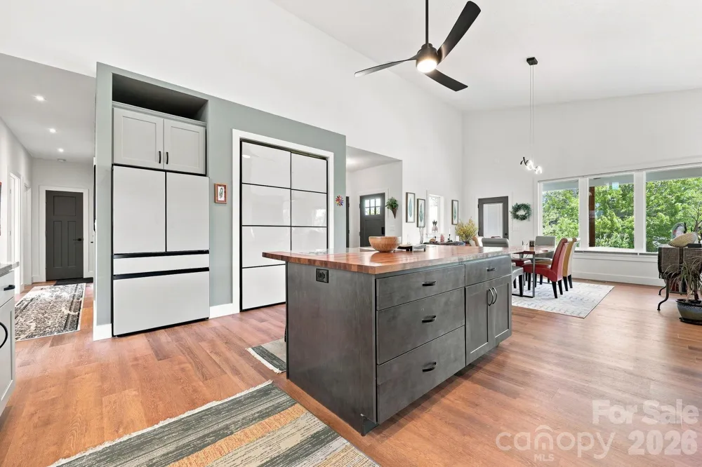 112 Upper Grove Lane Weaverville, NC 28787
