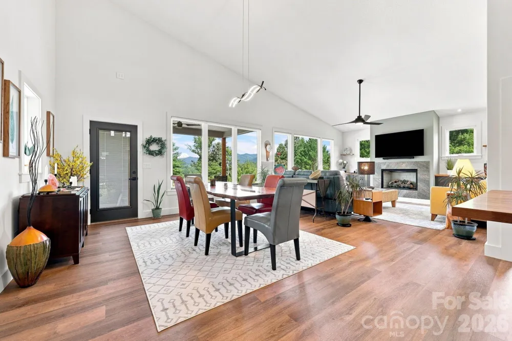 112 Upper Grove Lane Weaverville, NC 28787