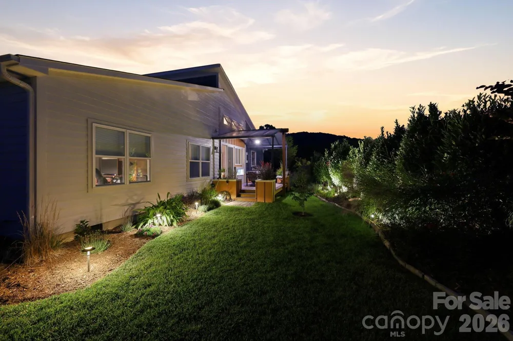 112 Upper Grove Lane Weaverville, NC 28787