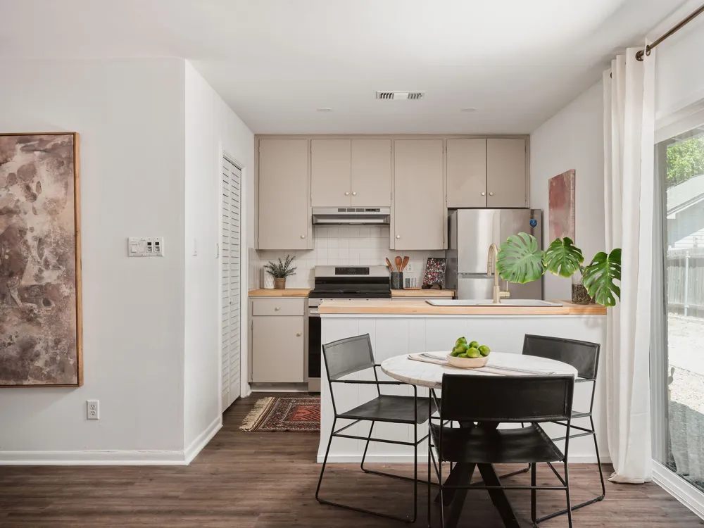 5212 Woodrow Avenue Austin, TX 78756
