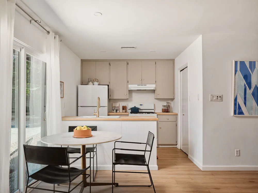 5212 Woodrow Avenue Austin, TX 78756