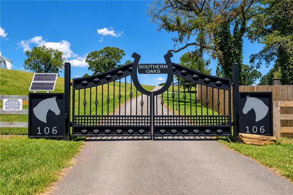 16 Peek Drive Carrollton, GA 30116