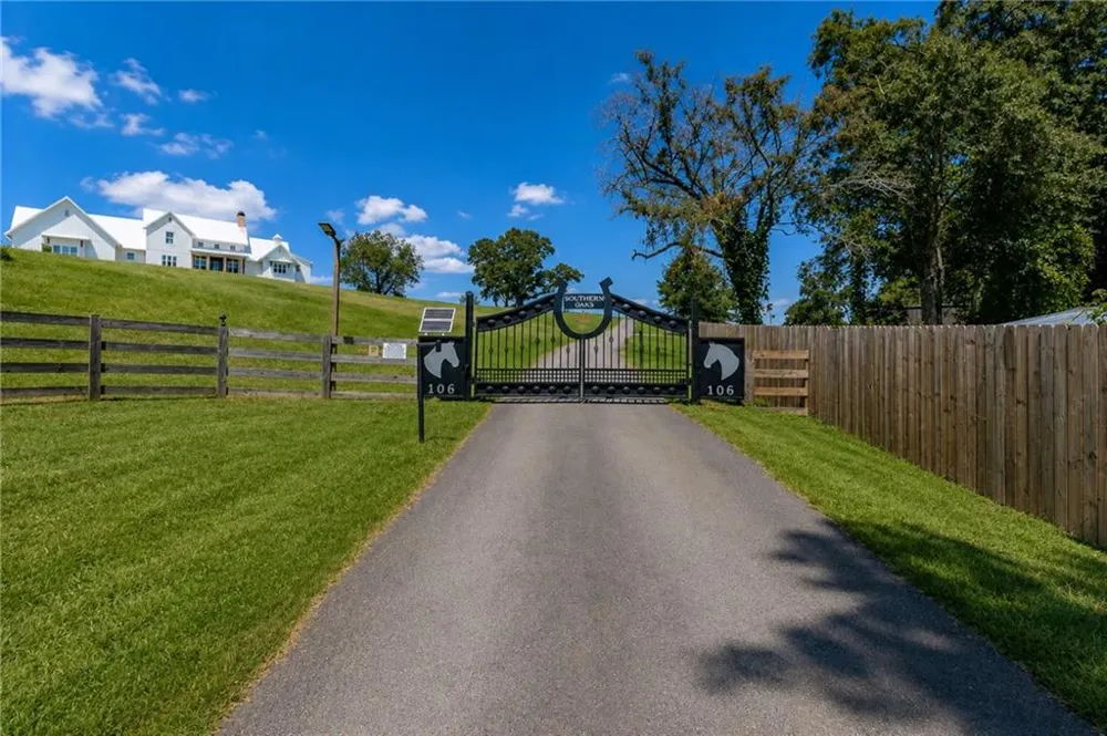 16 Peek Drive Carrollton, GA 30116
