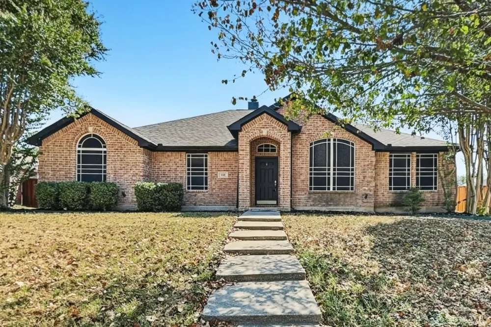 128 Annette Street Lancaster, TX 75146