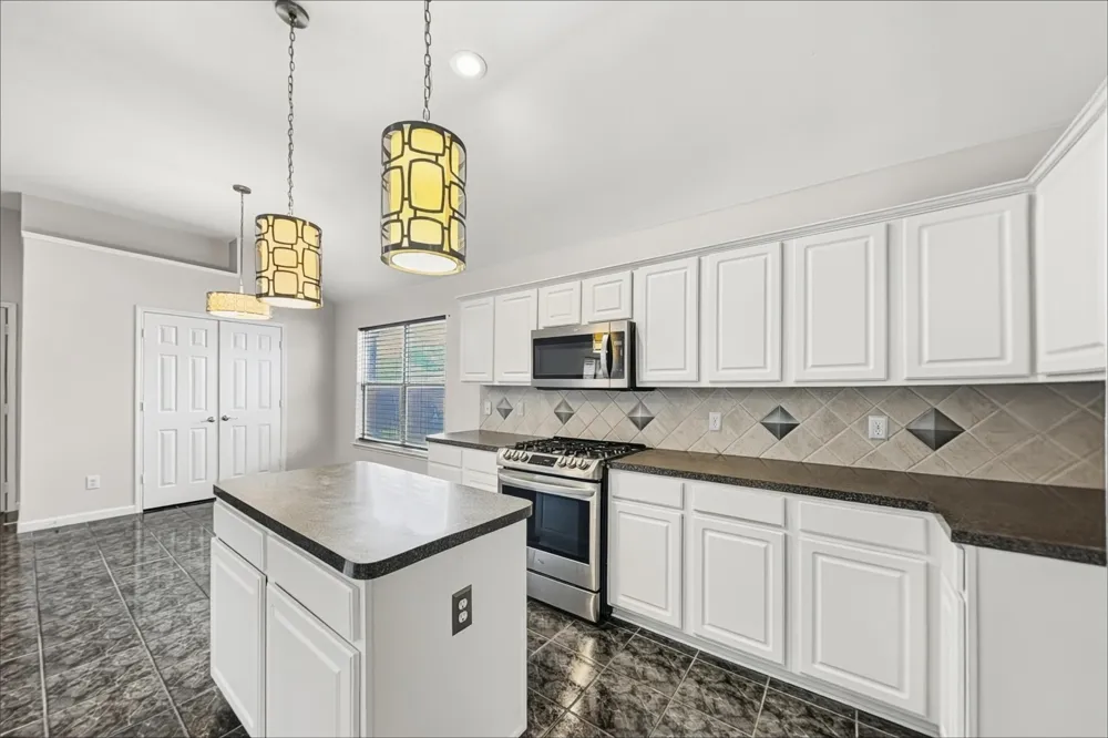 128 Annette Street Lancaster, TX 75146