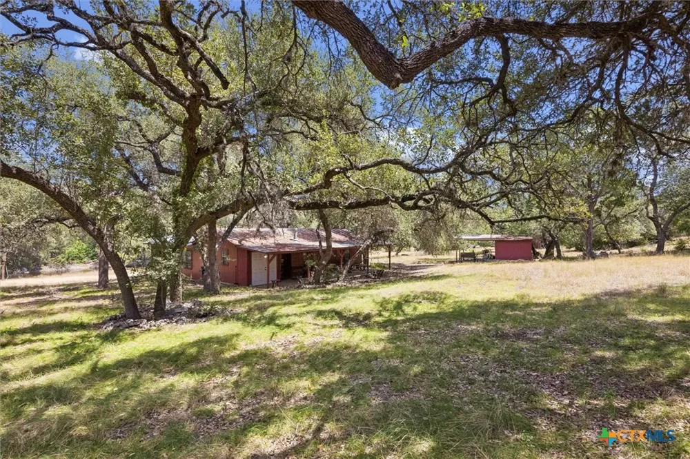 1920 The Low Road San Marcos, TX 78666