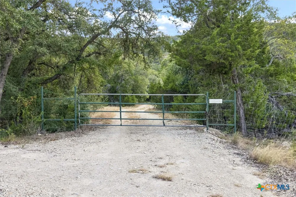 1920 The Low Road San Marcos, TX 78666