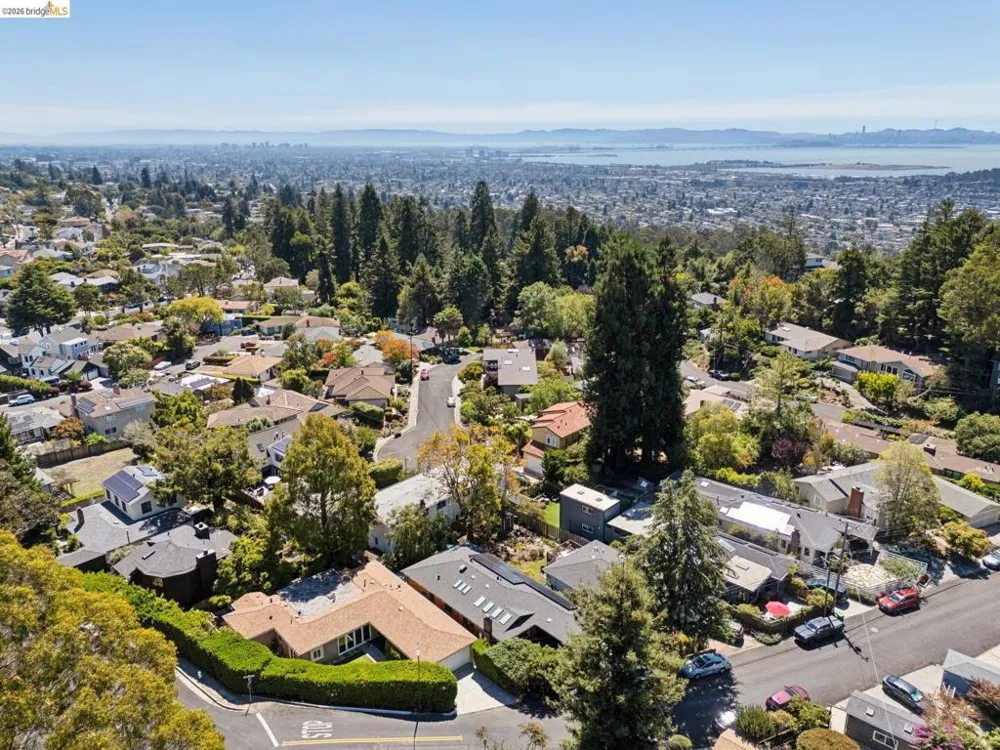 66 Arlington Court Kensington, CA 94707