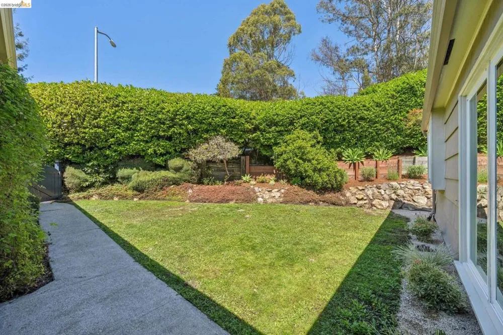 66 Arlington Court Kensington, CA 94707