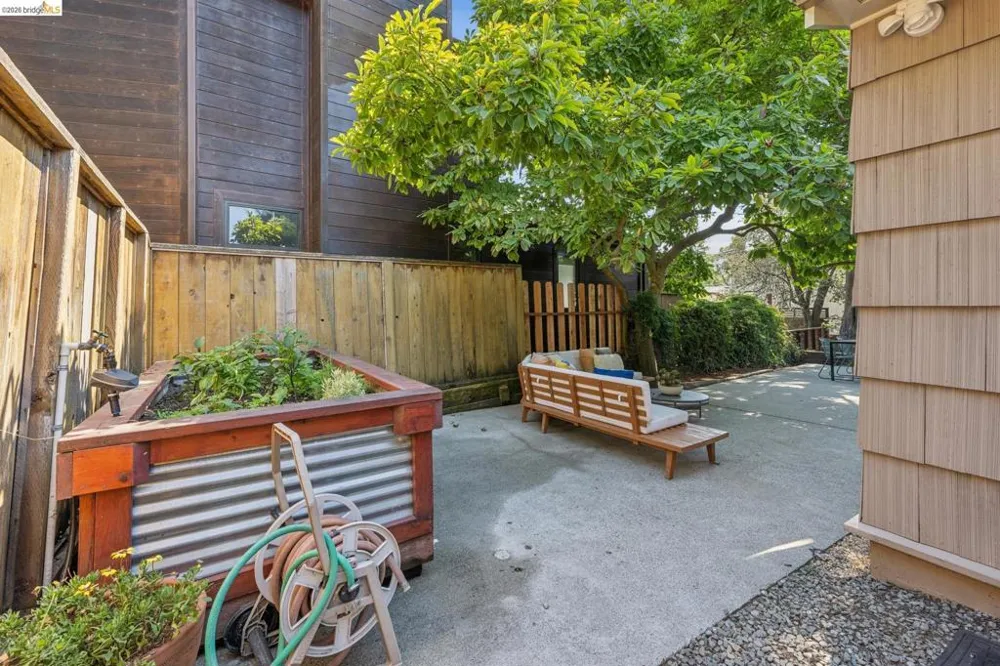 66 Arlington Court Kensington, CA 94707