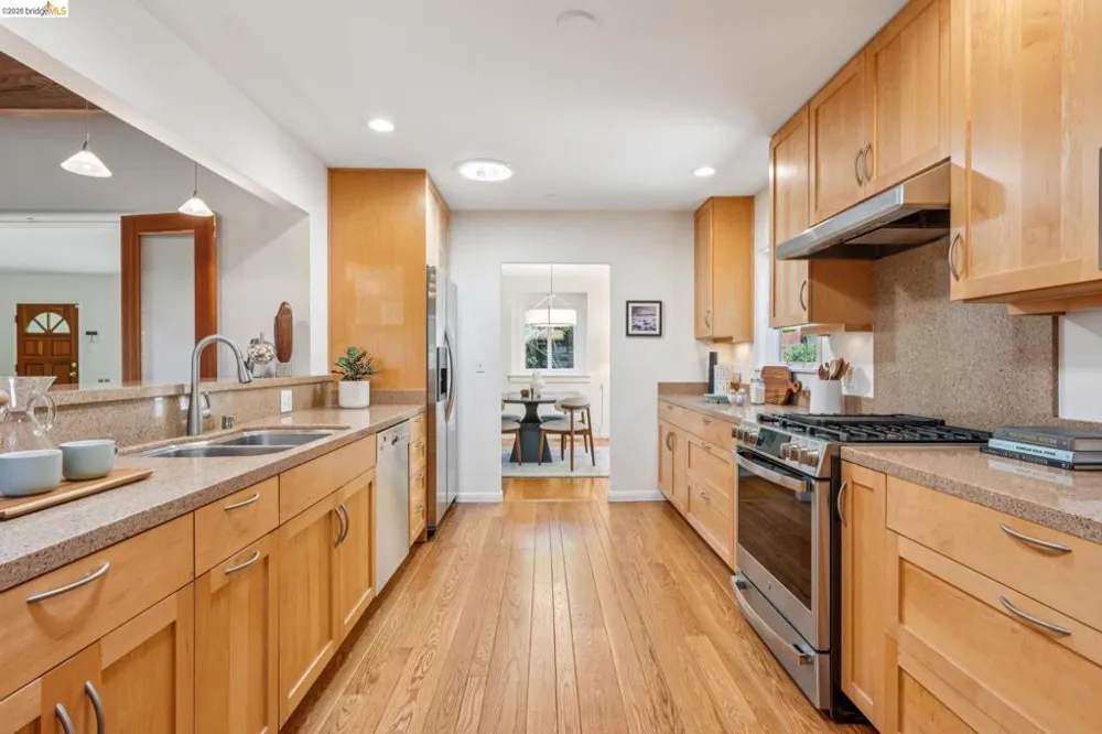 66 Arlington Court Kensington, CA 94707