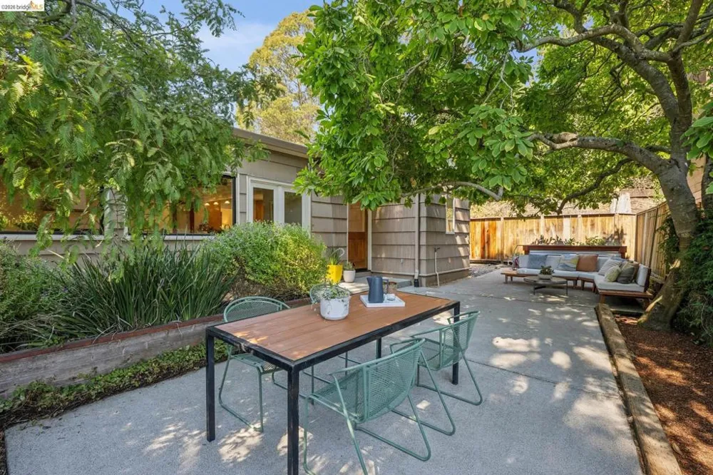 66 Arlington Court Kensington, CA 94707
