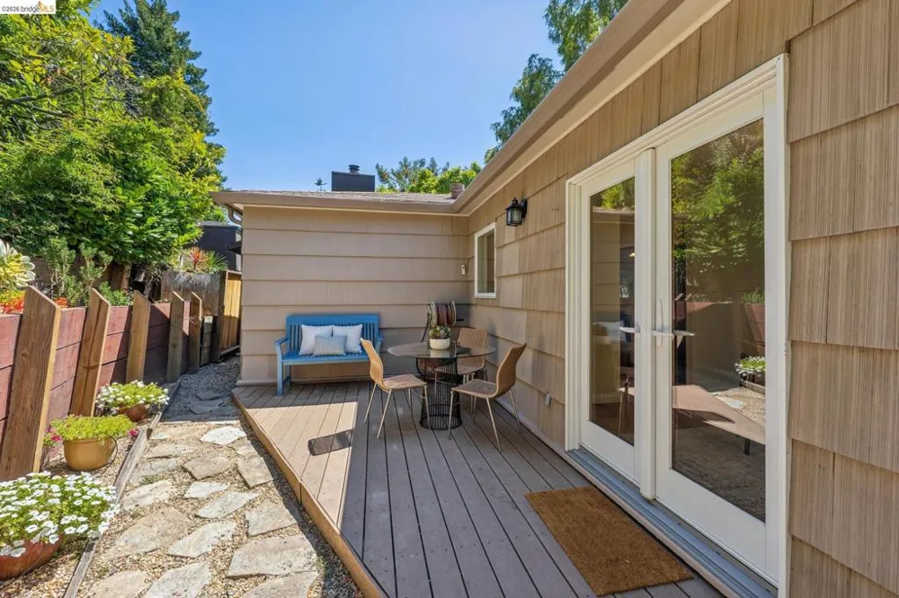 66 Arlington Court Kensington, CA 94707