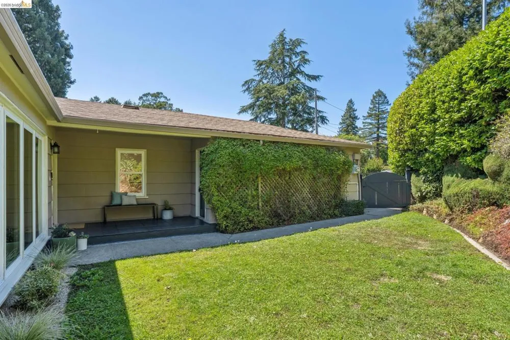66 Arlington Court Kensington, CA 94707