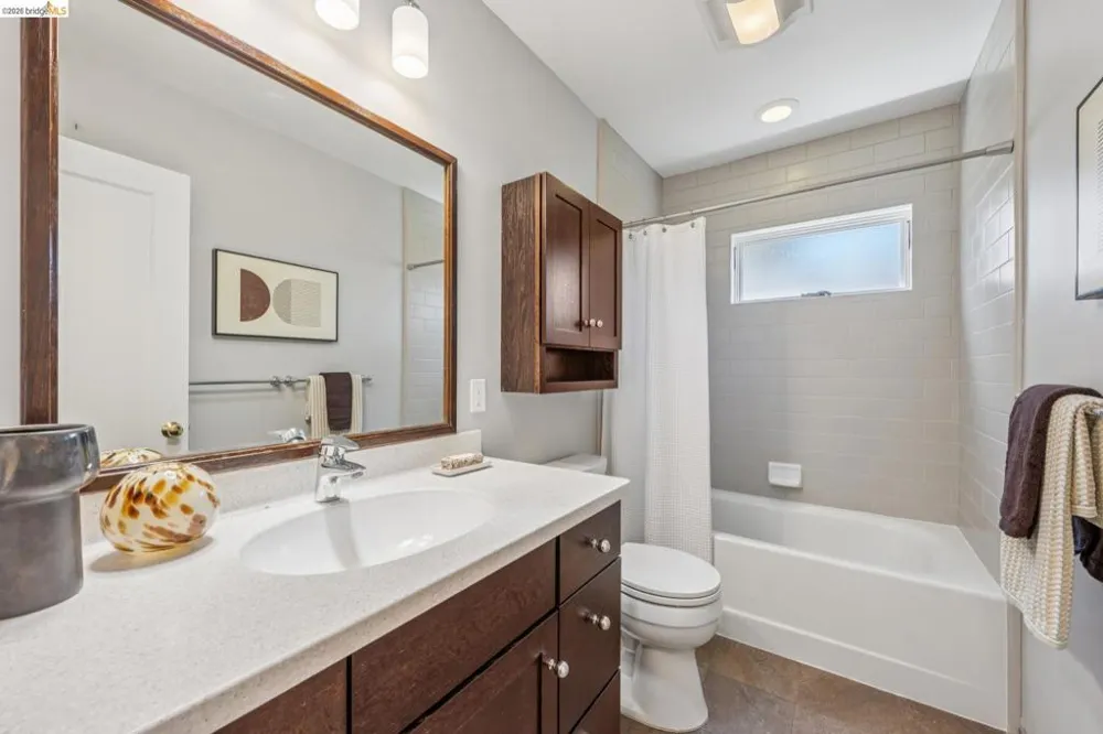 66 Arlington Court Kensington, CA 94707