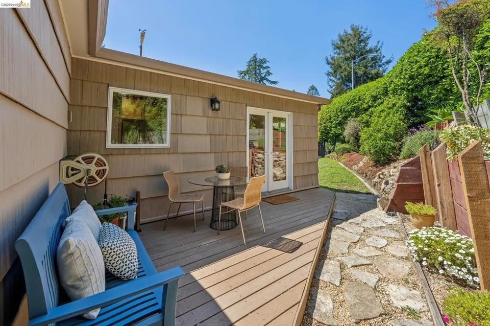 66 Arlington Court Kensington, CA 94707